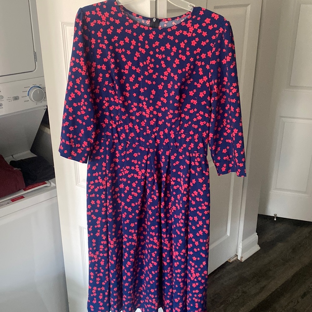 Navy & red dress - great for the office!